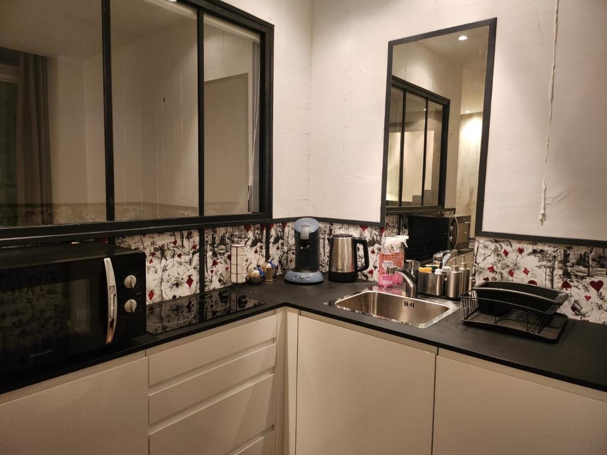Charmant Cocon Iode Cosy Equipe, Baigne De Lumiere, Situe Au Coeur De La Rochelle A 1Min A Pied Du Marche Central Avec Tv Et Wifi Εξωτερικό φωτογραφία