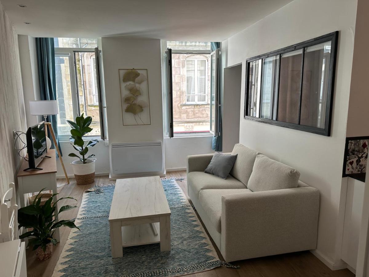 Charmant Cocon Iode Cosy Equipe, Baigne De Lumiere, Situe Au Coeur De La Rochelle A 1Min A Pied Du Marche Central Avec Tv Et Wifi Εξωτερικό φωτογραφία